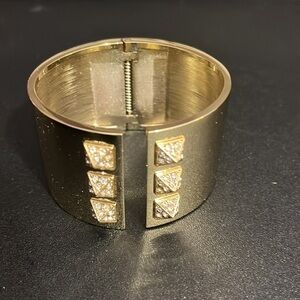 NIB Victoria’s Secret cuff bracelet 1-1/2” gold tone w/ crystal adorned pyramids